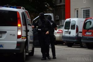 Proiectul de lege care întăreşte autoritatea poliţiştilor intră în Parlament: Noi reguli de intervenţie şi amenzi mai mari pentru gălăgioşi şi scandalagii