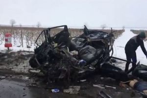 Un bărbat a murit la câteva ore după ce şi-a înjunghiat soţia