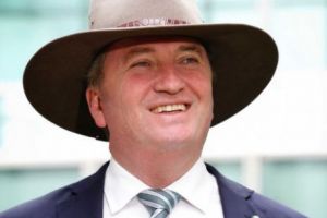 Vicepremierul pune capăt SCANDALULUI din ultimele săptămâni şi demisionează. Presa a dezvăluit că avea o AVENTURĂ cu asistenta sa