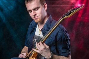 Guitar Hero: Adrian Red live la Manufactura