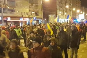 Protestele de susţinere a DNA continuă la Sibiu tot week-end-ul