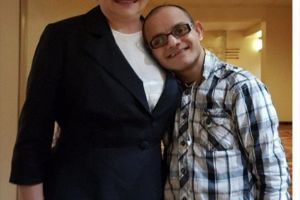 Poza anului in care apare Viorica Dancila alaturi de un jurnalist, un fals