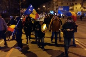LIVE VIDEO Protest vineri la Sibiu. Pro Kovesi&DNA, anti Tudorel&PSD