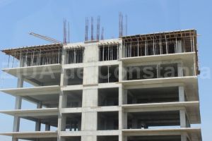 O firma infiintata in 2017 intentioneaza sa supraetajeze un bloc de patru etaje din Mamaia Nord. Cui apartinuse initial proiectul