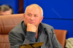 Justiţia îngropată în hârtii