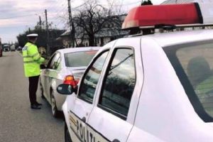 Teribilist de 21 de ani, prins conducând fără permis!