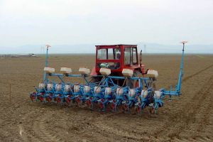 De la 1 martie, fermierii pot depune cereri pentru subvenţii