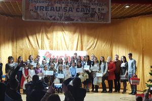 Concursul judeţean de interpretare vocală ,,Vreau să cânt!” de la Dumbrăveni şi-a ...