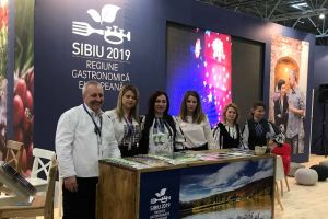 Muzeul ASTRA prezent în standul judeţului Sibiu la Târgul de Turism al României