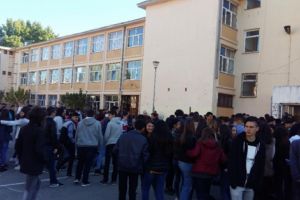 Evacuare la un liceu din Argeş