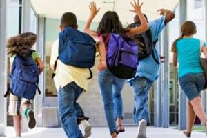 Informaţii importante pentru părinţi. Când vă puteţi înscrie copiii în învăţământul primar