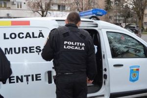 Legalitatea bannerelor de pe clădiri, verificată de poliţiştii locali din Târgu-Mureş