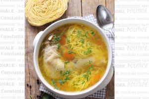 lauraadamache.ro: Supa de gaina cu taitei