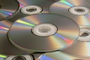 Adio CD-urilor! În SUA se închide ultima fabrică de Compact Discuri: Este sfârşitul unei epoci în lumea muzicii