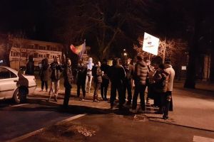 ”Vom trăi într-o lume mai bună doar dacă o vom face noi mai bună” – Manifestaţie de susţinere a DNA la Alba Iulia