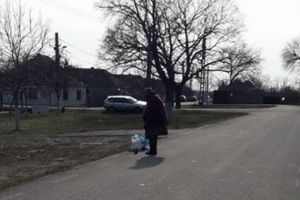 BREAKING NEWS/ Bărbat cu probleme psihice, ABANDONAT pe stradă! „Dimineaţā îl gāsim îngheţat. Ruşine autoritāţilor”