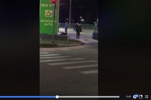 Cu MORTUL în drum: SCENE desprinse dintr-o COMEDIE în apropierea CIMITIRULUI Pomenirea (VIDEO)