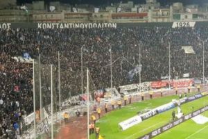 INCIDENTE GRAVE în Grecia. Suporterii echipei antrenate de Răzvan Lucescu au provocat VIOLENȚE pe stadion şi pe străzi. Meciul a fost ANULAT