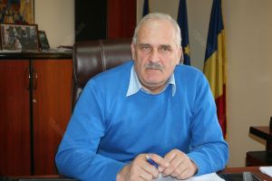Începe marea asfaltare a străzilor din Feldru. Grigore Ţiolan: Întreaga comună se va schimba la faţă