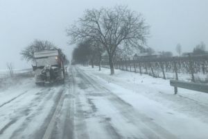 Atentie soferi. Ninge viscolit in judetul Constanta. Ce zone sunt mai afectate de viscol. Autoritatile recomanda conducatorilor auto sa nu plece la drum (galerie foto)