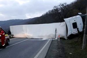 Trafic blocat pe DN 1, Huedin-Oradea: Două persoane au murit, încă două sunt grav rănite într-un accident (FOTO)