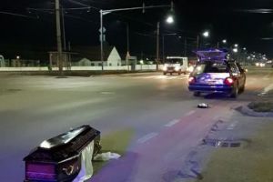 Cascadorii râsului! Un mort în sicriu  A FOST PIERDUT din maşina de pompe funebre I FOTO  - VIDEO