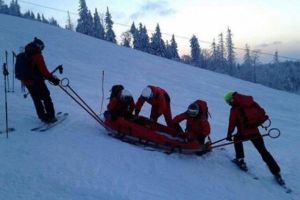 11 turişti accidentaţi, sâmbătă, pe pârtiile din Poiana Braşov
