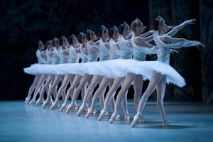 Spectacolul de balet „Lacul lebedelor”, la început de martie, pe scena suceveană