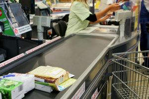 ȚII POST? Fereşte-te de ACESTE ALIMENTE de pe rafturile supermarketurilor, sunt OTRAVĂ CURATĂ