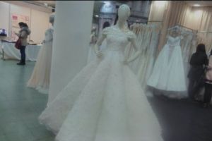 Mirese second-hand. Timişorenecele îşi ”mărită” rochiile de nuntă