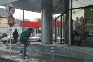 Oamenii străzii, protejaţi de frig