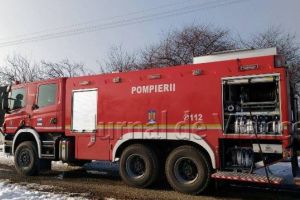 ULTIMĂ ORĂ: Incendiu la Suraia! Pompierii luptă cu focul şi vântul