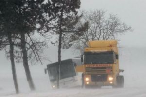Autorităţile din Constanţa vor închide, la noapte, mai multe drumuri judeţene. Școli închise şi mâine