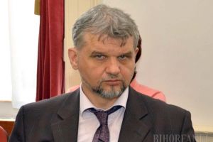 Funcţionarul titirez: UDMR-istul Szarka Arpad schimbă pentru a treia oară într-o lună instituţia publică, ţintind şefia Casei de Pensii