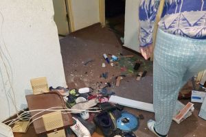 VIDEO A distrus apartamentul bunicii pentru că nu a etnobotanicele