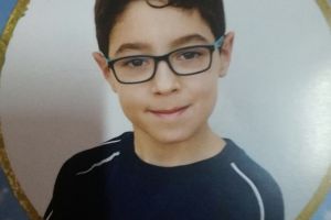 Un copil de doar zece ani a disparut de acasa. Daca il vedeţi, sunati la 112