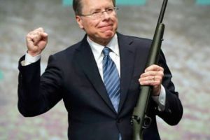 Americanii PROTESTEAZĂ într-un mod INEDIT după carnagiul din Florida. VIDEO în articol