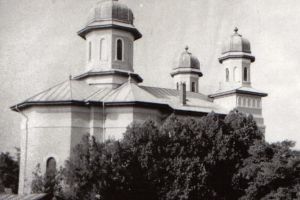 #scrieDobrogea: Biserica ortodoxa cu hramul Sf. Apostoli Petru si Pavel“ din Medgidia - o biserica a crestinilor ridicata de un musulman 