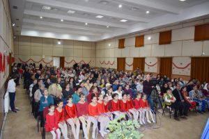 Cum au sarbatorit tinerii din Cumpana de Dragobete. Spectacol dedicat iubirii, pe scena Casei de Cultura (galerie foto)