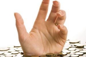 O lege a intrat în vigoare pe furiş: Falimentul personal – colac de salvare