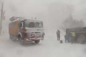 VREMEA. Bestia Estului continuă să ţină România în ALERTĂ. Decizie luată de autorităţi în TOIUL NOPȚII