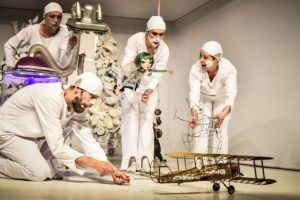 Zeci de spectacole şi ateliere în luna martie, la Teatrul Gong