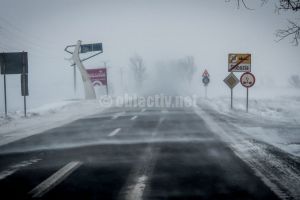 Slobozia: Se poate pleca spre Urziceni şi Țăndărei, în grupuri de autovehicule, însoţite de un utilaj de deszăpezire.