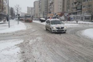 FOTO/ Primăria Alba Iulia: ”În municipiu s-a intervenit pentru deszăpezire de la ora 4 dimineaţa” – Traseele pe care au acţionat utilajele