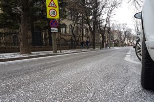 Patinoar pe strazile din Timisoara. S-a intervenit cu 7 utilaje