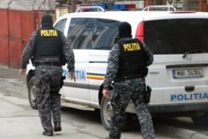 Perchezitii in Valea Călugărească. Sunt vizate persoane banuite de contrabanda cu alcool
