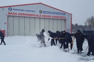 Constanta. Jandarmii au deszapezit heliportul SMURD Constanta (galerie foto)