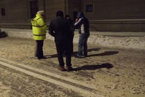 Tineri arestaţi preventiv pentru tâlhărie