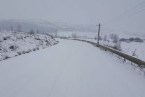 VIDEO – FOTO Amendă de la poliţie pentru firma care face deszăpezirea pe DJ106 Sibiu – Agnita