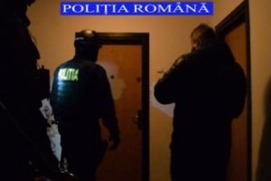 Percheziţii după vandalizarea sediului PSD Cluj. Un bărbat a fost reţinut 